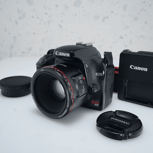 Canon EOS Rebel XS + yongnuo 50 mm 1.8  1
