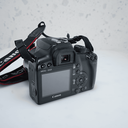 Canon EOS Rebel XS + yongnuo 50 mm 1.8  2