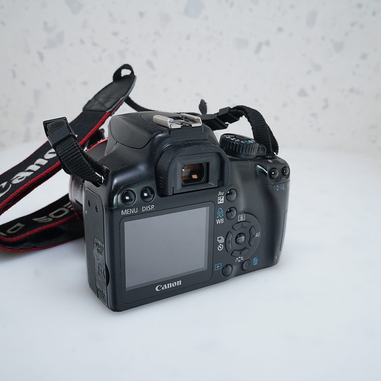 Canon EOS Rebel XS + yongnuo 50 mm 1.8  2