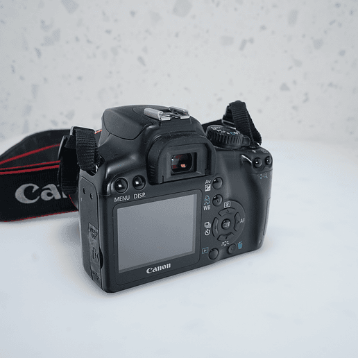 Canon EOS Rebel XS + yongnuo 50 mm 1.8  3