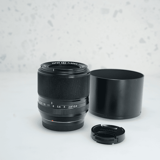 FUJIFILM XF 60mm f/2.4 R Macro Lens - Usado 5