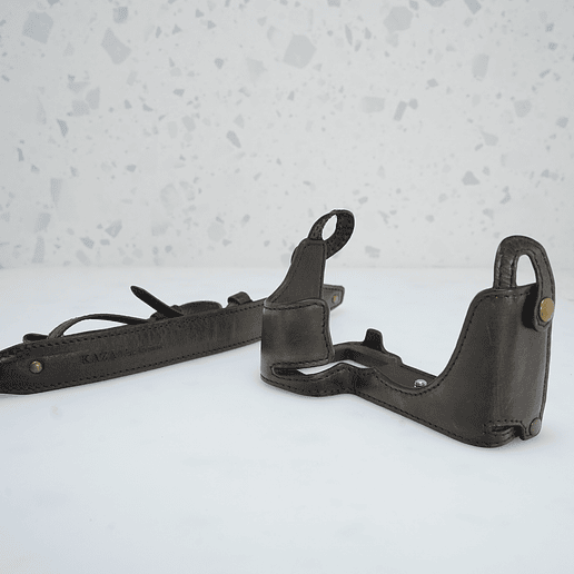 Funda cuero SONY a7iv KAZA - USADO 1