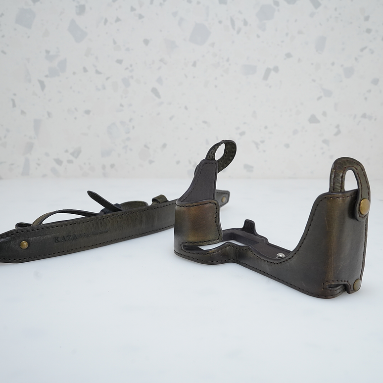 Funda cuero SONY a7iv KAZA - USADO 1