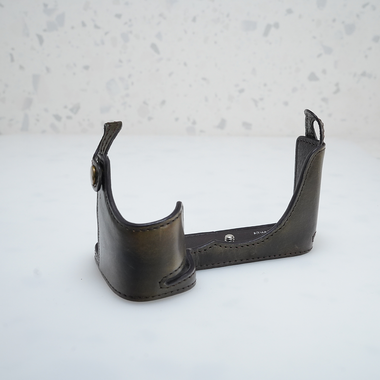 Funda cuero SONY a7iv KAZA - USADO 3