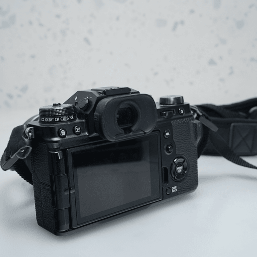  FUJIFILM X-T4 + 18-55mm - USADO 5