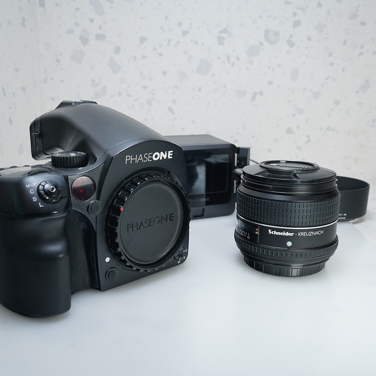 Phase one 645DF + 80mm f/2.8 + Back Digital - USADO 1