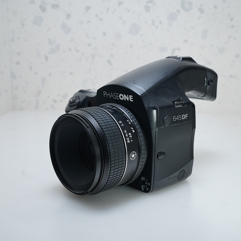 Phase one 645DF + 80mm f/2.8 + Back Digital - USADO 4