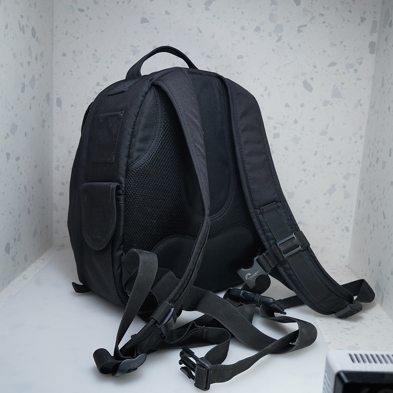 Mochila Lowepro Micro Trekker 200 - USADO 3