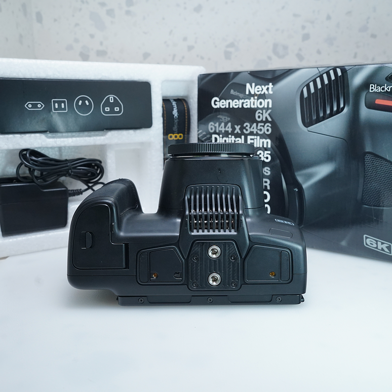 Blackmagic Design 6K Pro (Canon EF) - USADO 7