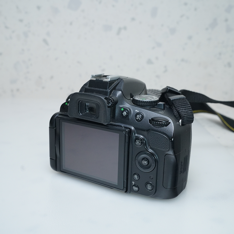 Nikon D5100 + 18-55mm + 55-200mm - USADO  6