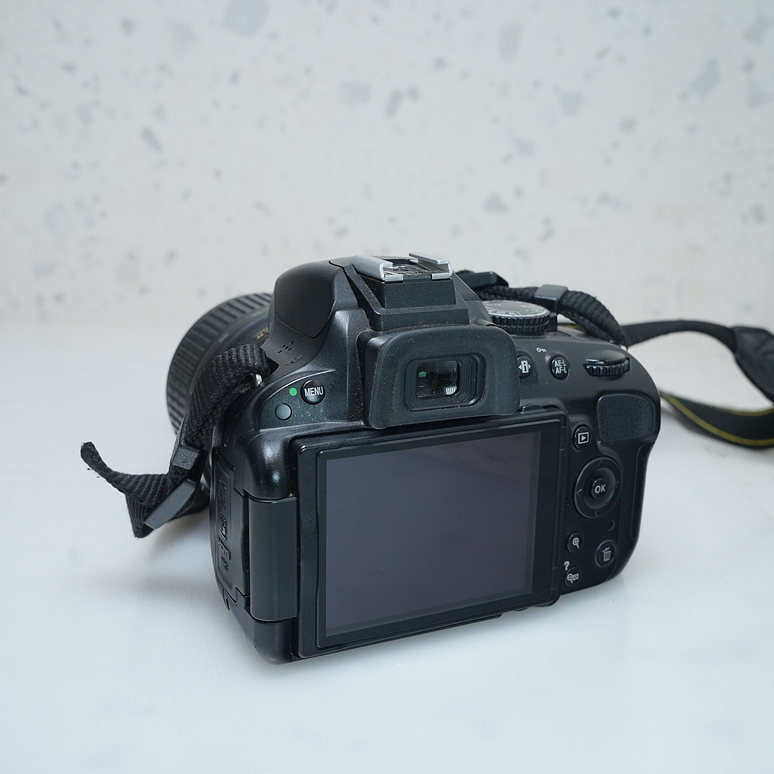 Nikon D5100 + 18-55mm + 55-200mm - USADO  7