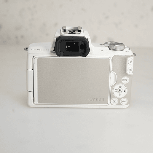 Canon EOS M50 Mark II  (White) - USADO 3