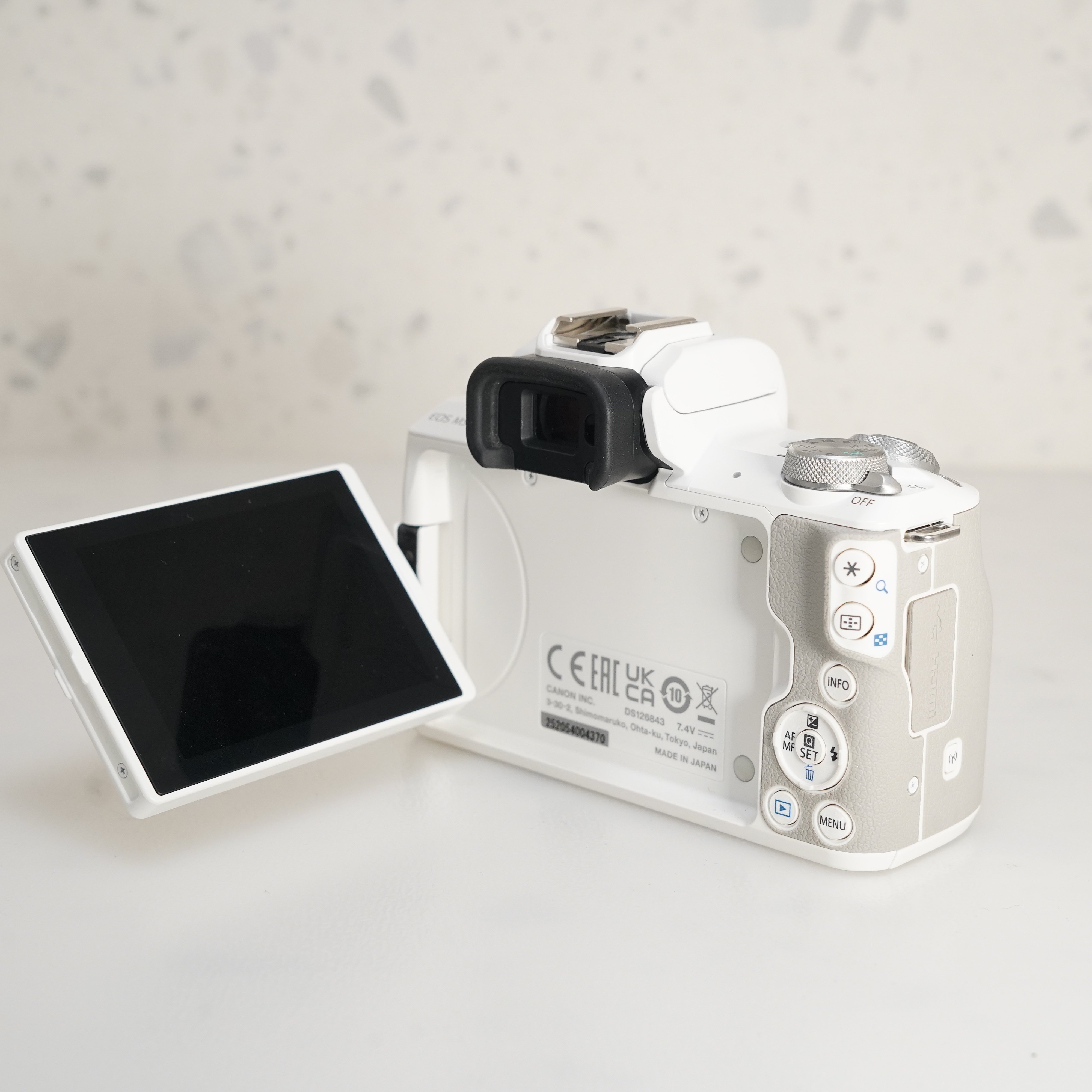 Canon EOS M50 Mark II  (White) - USADO