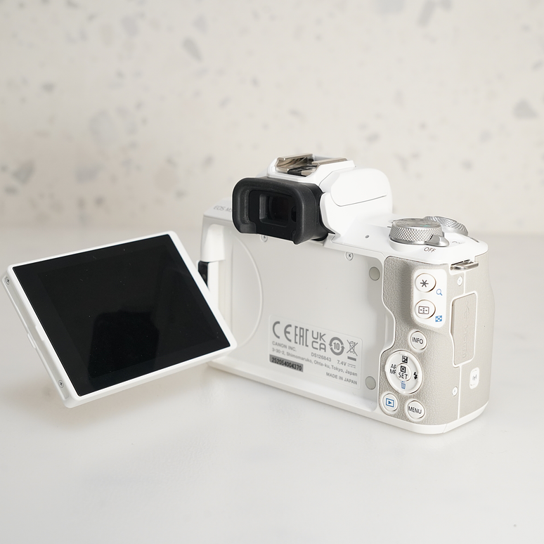 Canon EOS M50 Mark II  (White) - USADO 5