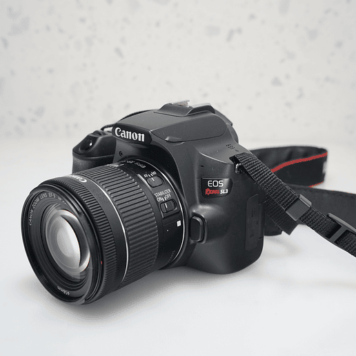 Canon SL3 + 18-55mm + reflector redondo y trigger X2T Godox 3