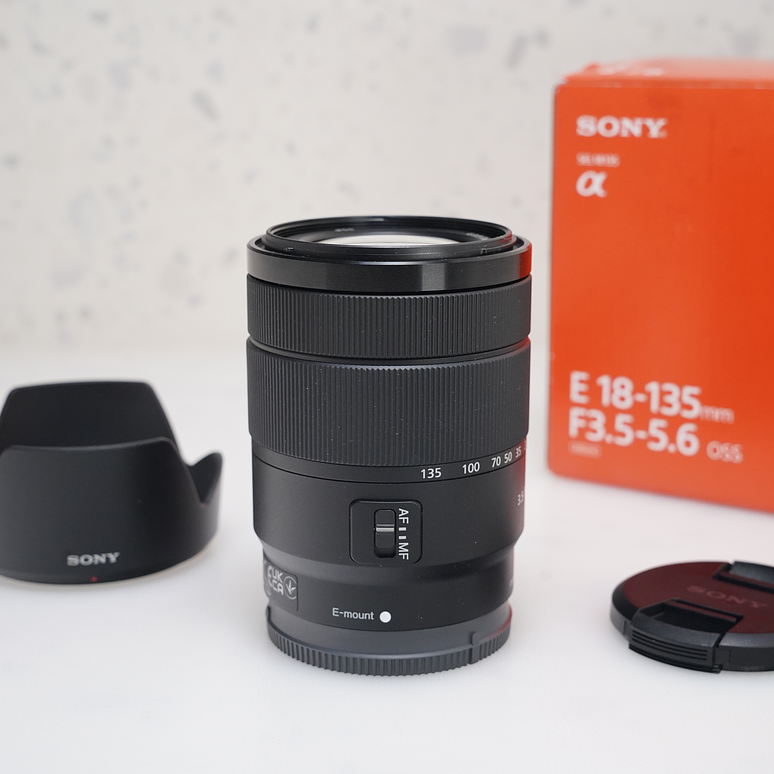 Sony E 18-135mm f/3.5-5.6 OSS - USADO  3