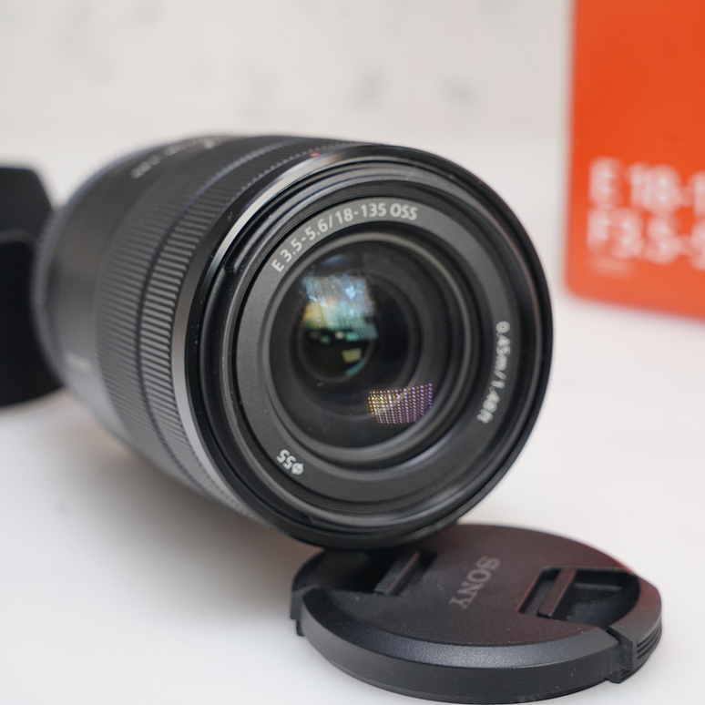 Sony E 18-135mm f/3.5-5.6 OSS - USADO  5