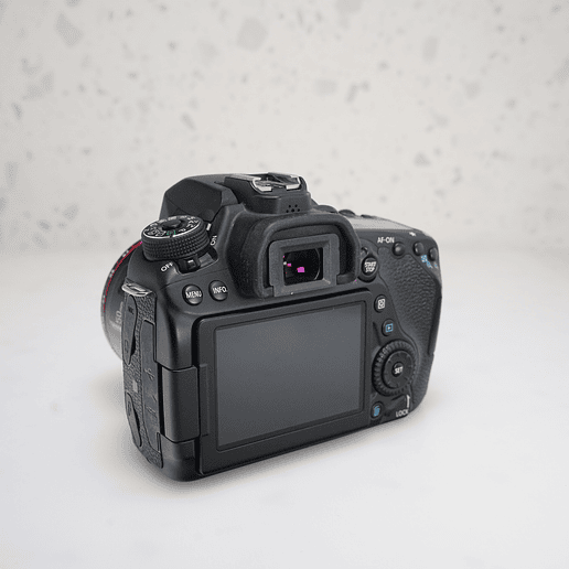 Canon EOS 80D + Yongnuo 50mm - USADO 4