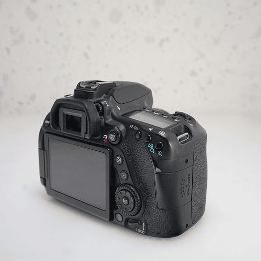 Canon EOS 80D + Yongnuo 50mm - USADO 5