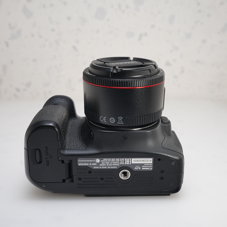 Canon EOS 80D + Yongnuo 50mm - USADO 8