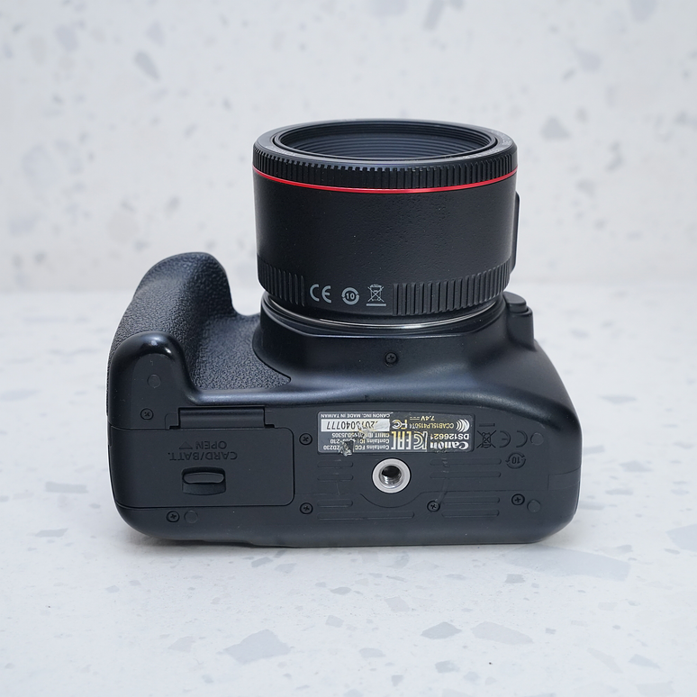Canon Rebel T6 + Yongnuo 50mm - USADO 7