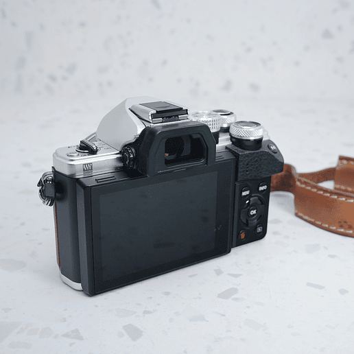 Olympus E-M10 Mark II Edición Limitada + 40-150mm - USADO 4