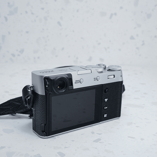 FUJIFILM X100V (plata) - USADO 5