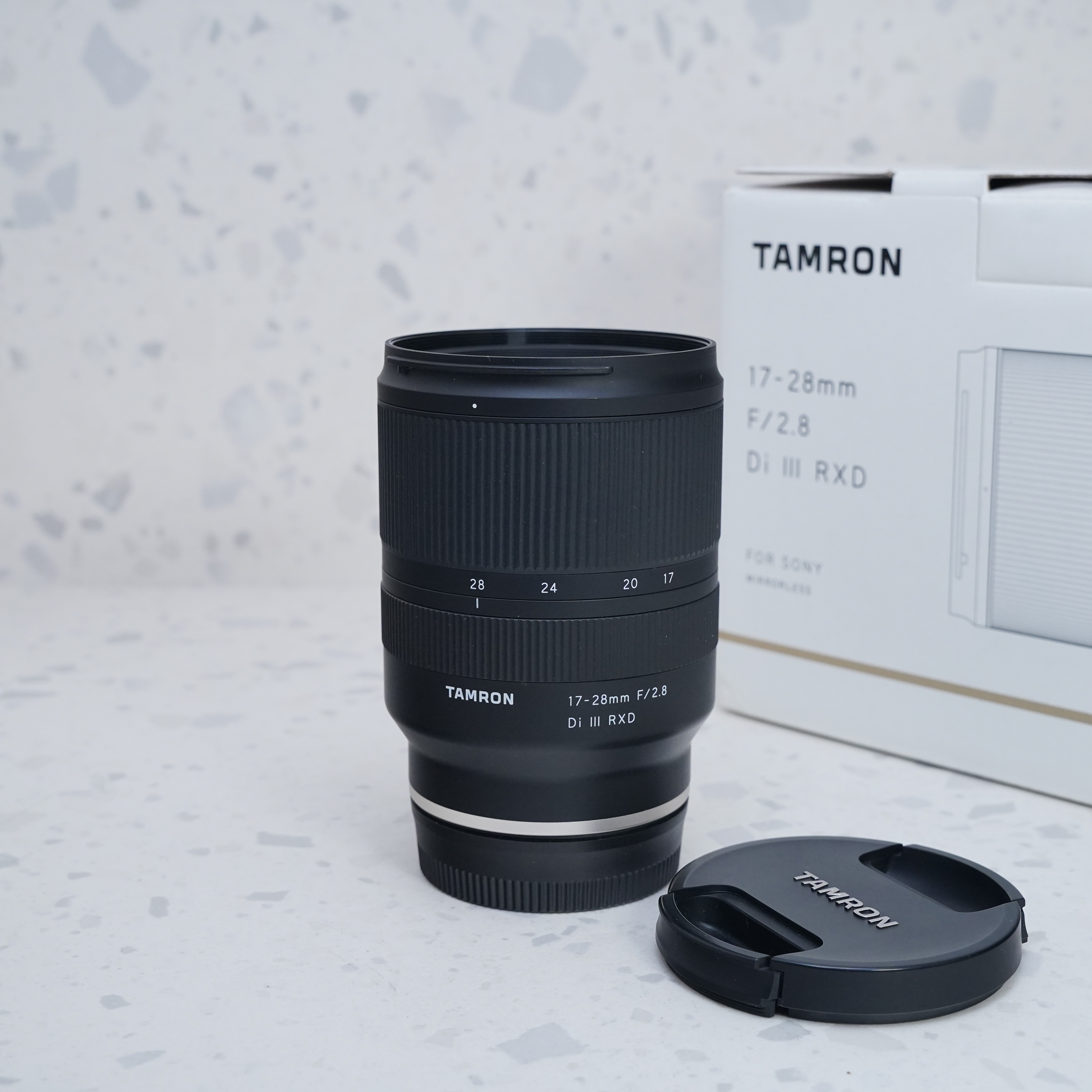 Tamron 17-28mm f/2.8 Di III RXD para Sony E - USADO