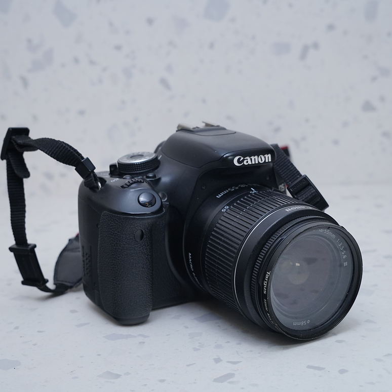 Canon EOS Rebel T3i + 18-55mm - USADO 5