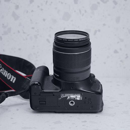 Canon EOS Rebel T3i + 18-55mm - USADO 7