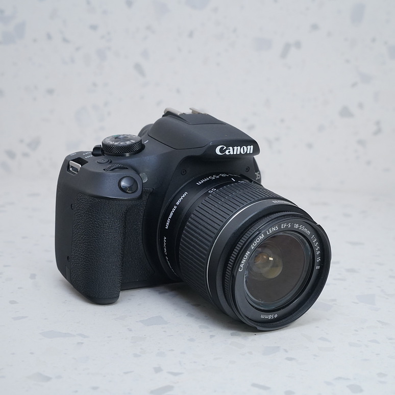 Canon EOS Rebel T7 + 18-55 mm 5