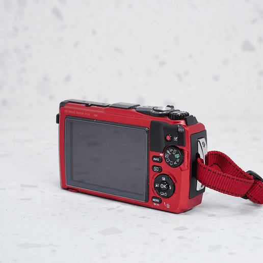 Olympus Tough TG-6 - USADO 5