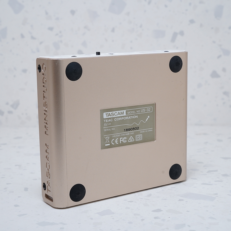 TASCAM MiNiSTUDIO Interfaz de audio personal US-32 - USADO 3