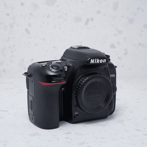 Nikon D7500 (Body) - USADO 5
