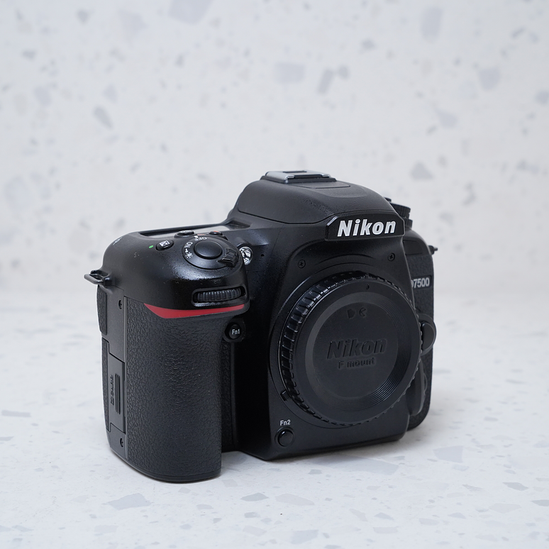 Nikon D7500 (Body) - USADO 5