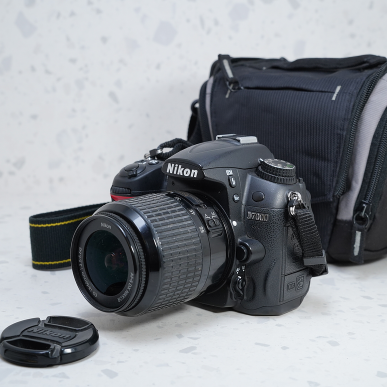 Nikon D7000 + 18-55mm kit - USADO 2