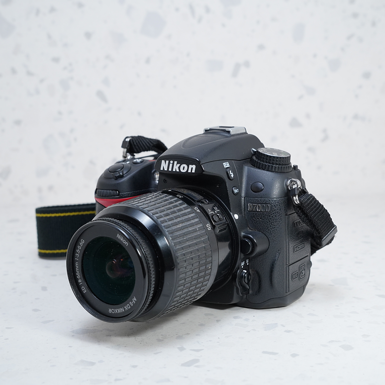 Nikon D7000 + 18-55mm kit - USADO 5