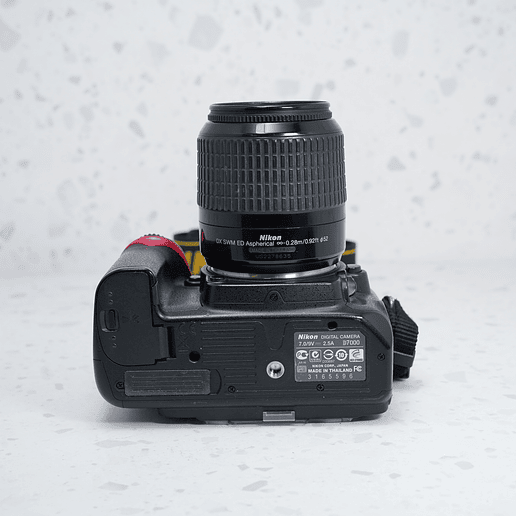 Nikon D7000 + 18-55mm kit - USADO 7