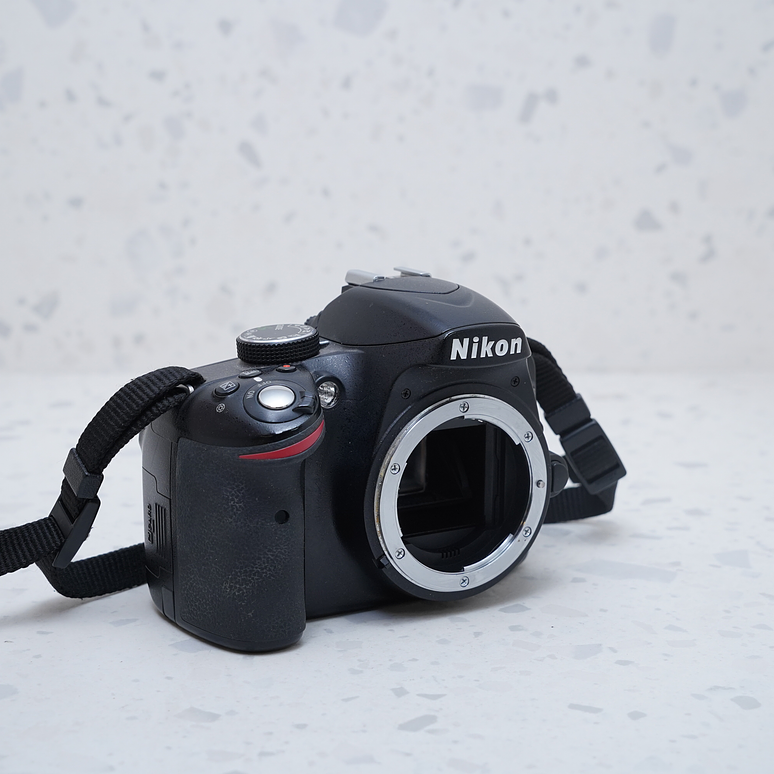 Nikon D3200 (Body) - USADO 3