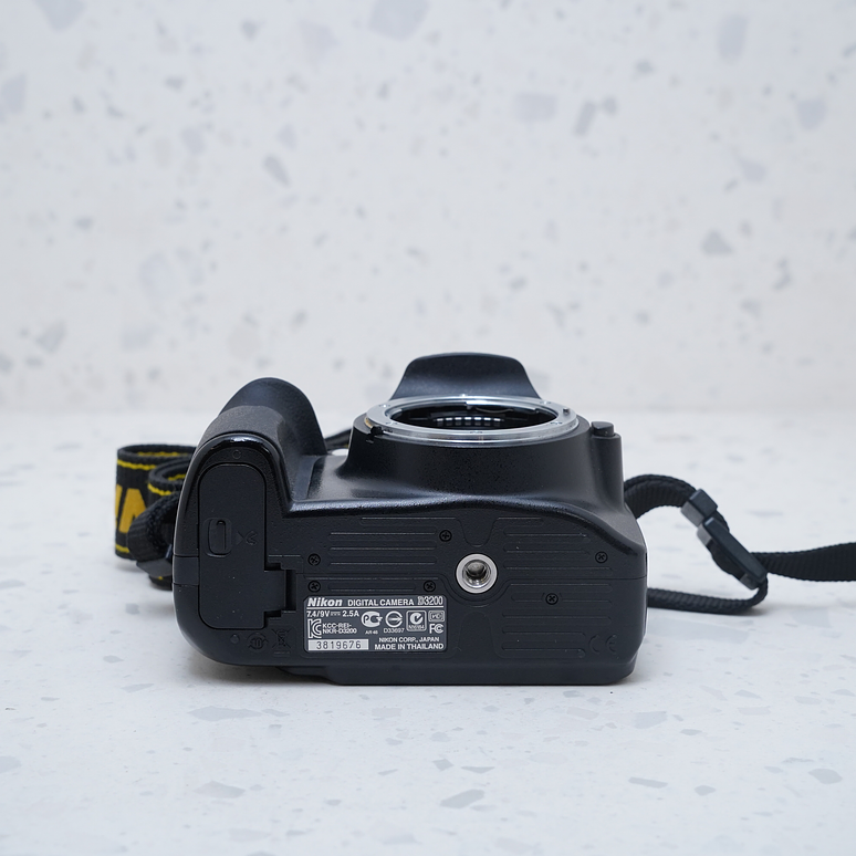 Nikon D3200 (Body) - USADO 7