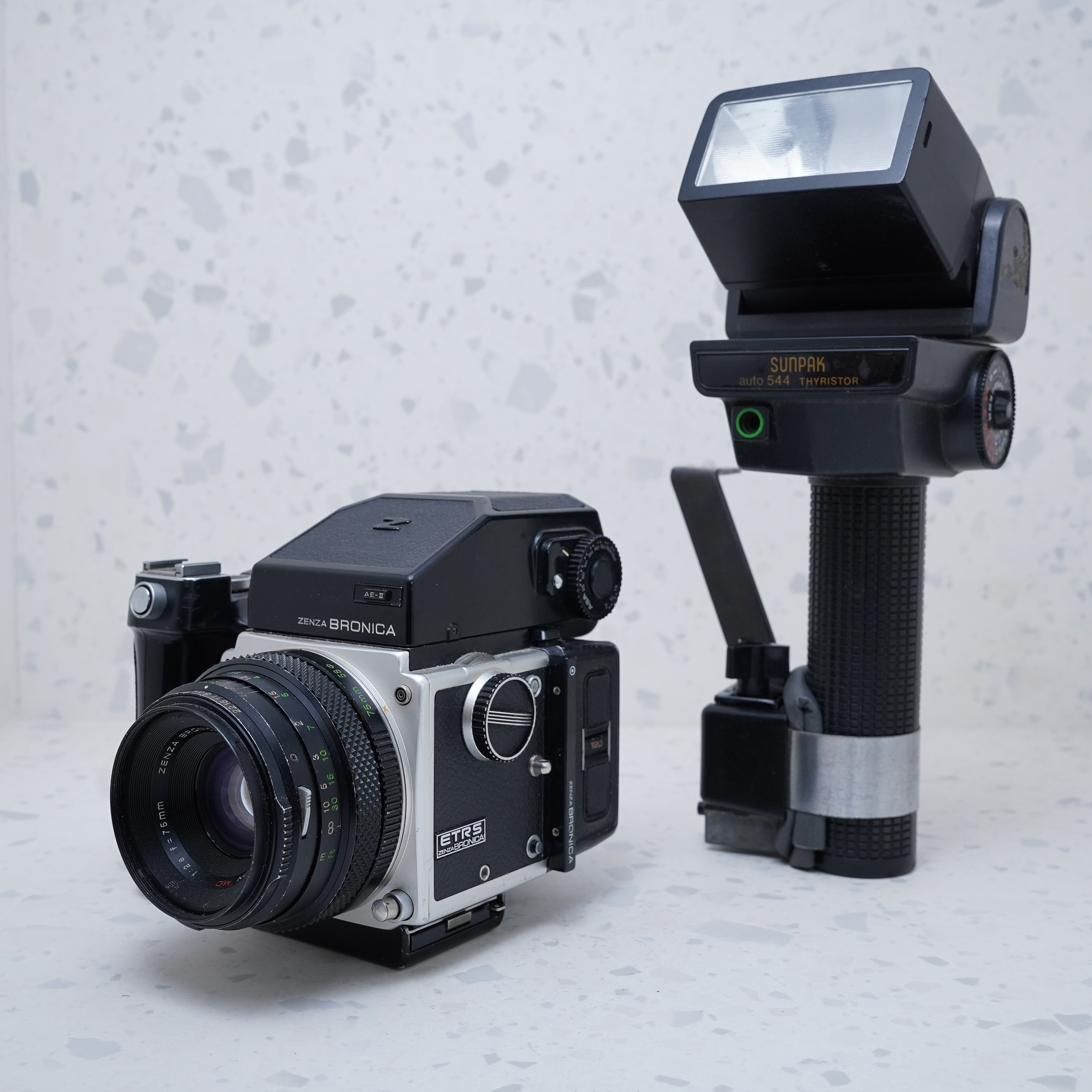 Zenza Bronica ETRS + Lente Zenzanon 75mm - USADO Zenza Bronica ETRS + Lente Zenzanon 75mm - USADO