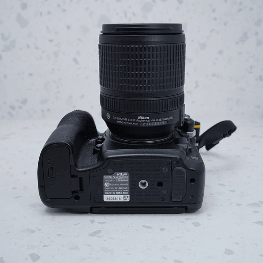 Nikon D850 + Nikon Dx VR 18-140mm - USADO 6