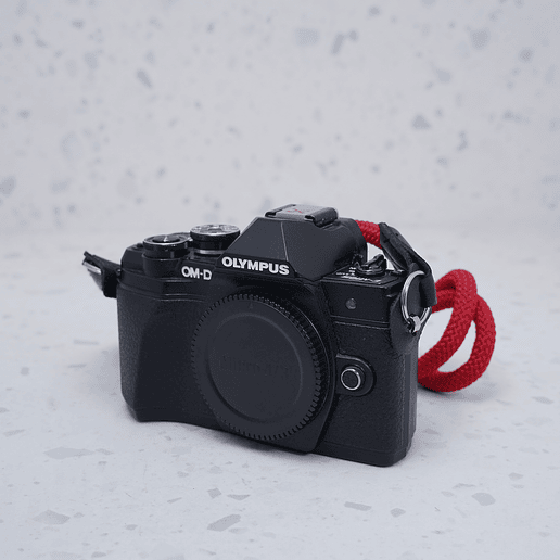 Olympus OM-D E-M10 Mark III - USADO 3