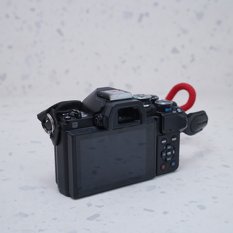 Olympus OM-D E-M10 Mark III - USADO 4