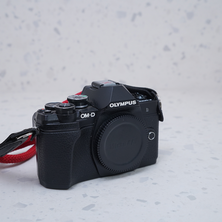 Olympus OM-D E-M10 Mark III - USADO 5