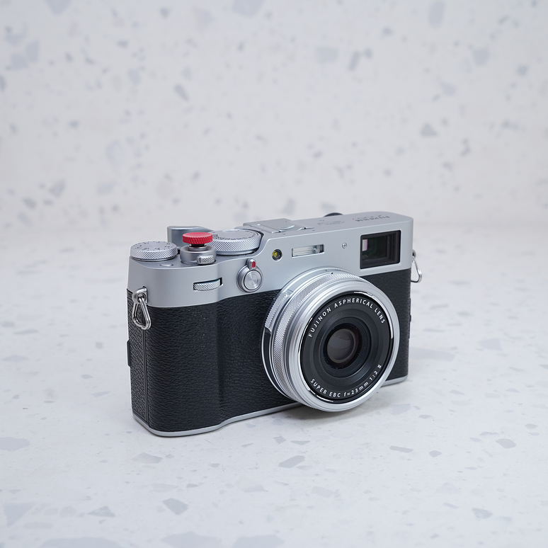FUJIFILM X100V (Silver edition) - USADO 5