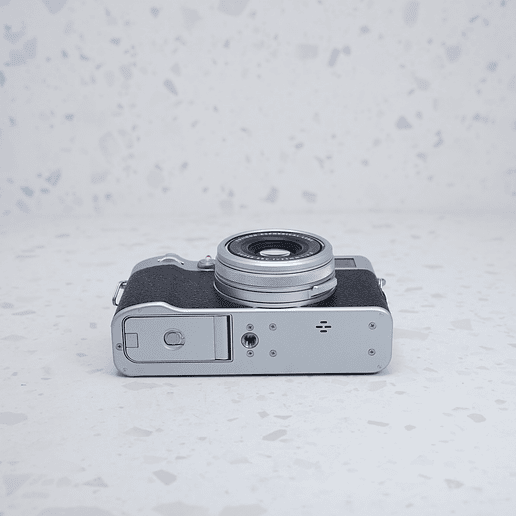 FUJIFILM X100V (Silver edition) - USADO 7