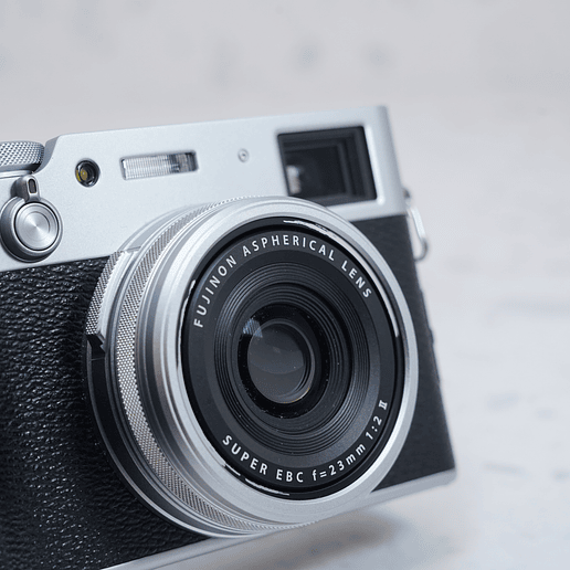FUJIFILM X100V (Silver edition) - USADO 8