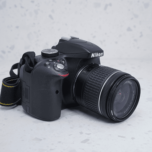 Nikon D3300 con Lente 18-55mm f3.5-5.6 G VR - USADO 5