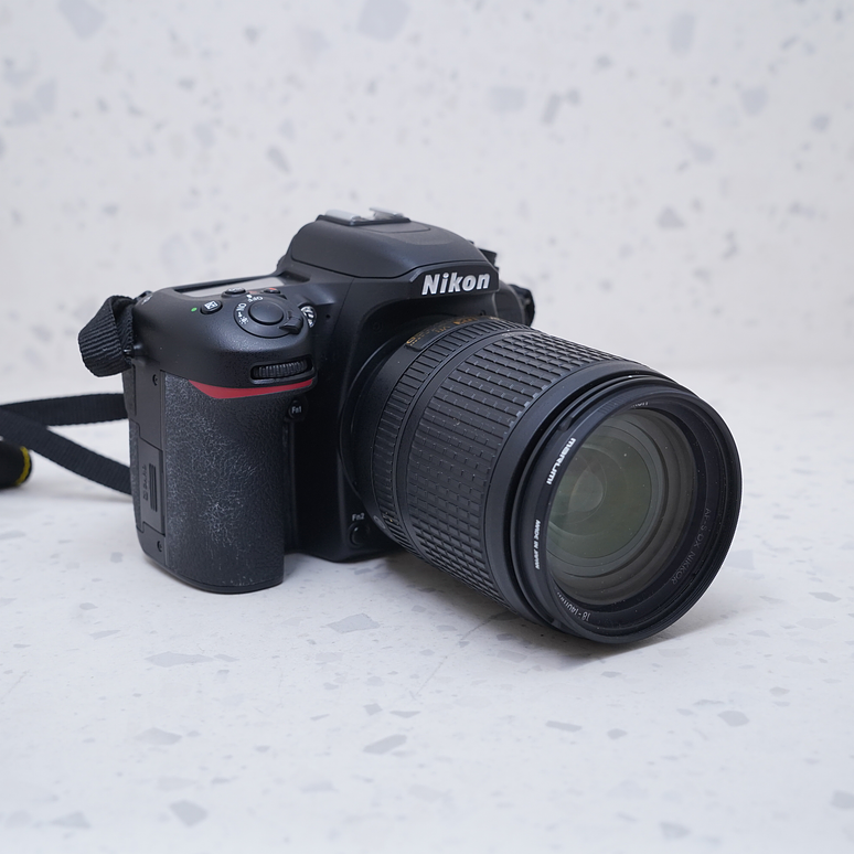 Nikon D7500 + 18-140mm - USADO 5